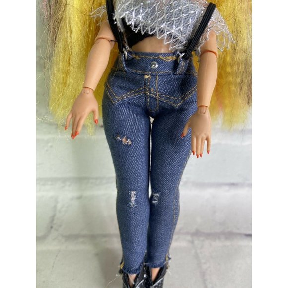 LOL Surprise OMG Remix Pop B.B. Fashion Doll With Outfit and Shoes MGA - Picture 4 of 10